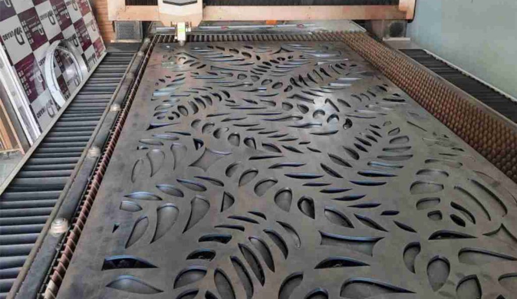 Vì sao chi tiết phức tạp cần cắt laser CNC?